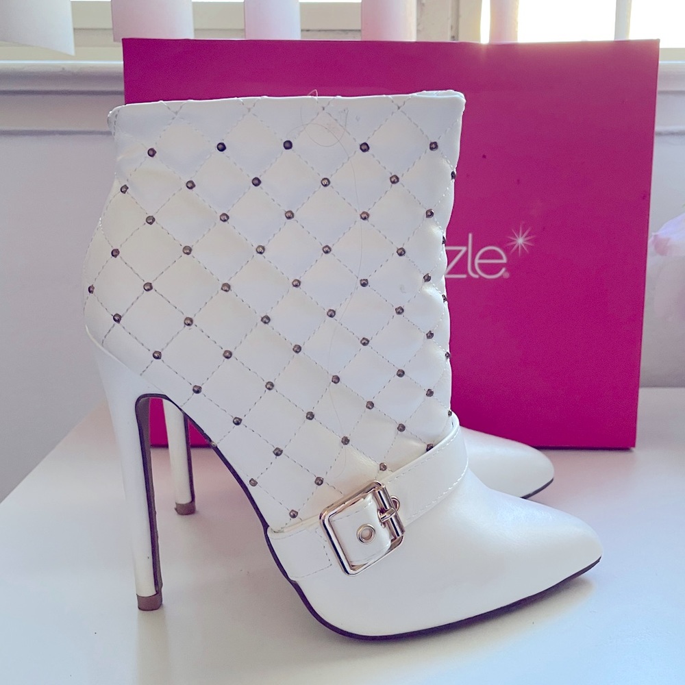 Shoe Dazzle Women’s Markle Embellished Bootie in White - Size 7